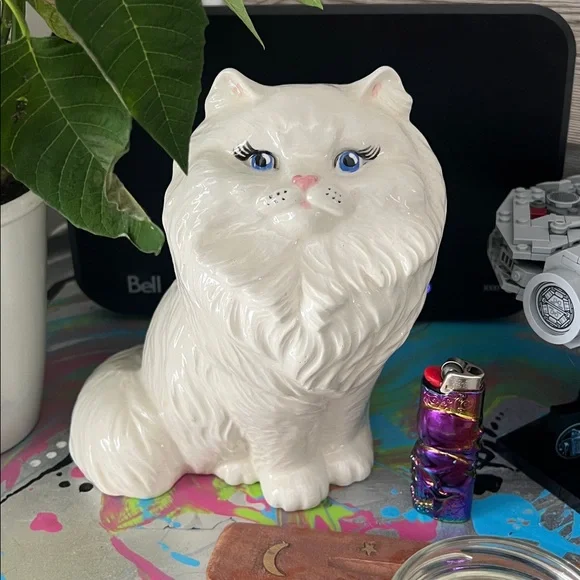 White cat statue - Picture 2 of 2
